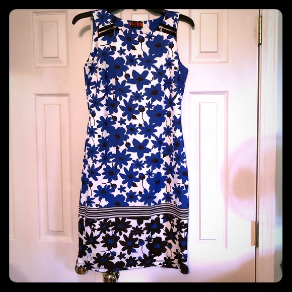 Isle by Melin Kazan Dresses & Skirts - Floral dress